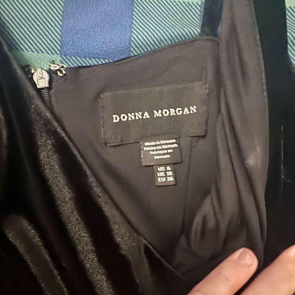 Donna Morgan Elegant Black Velvet Dress